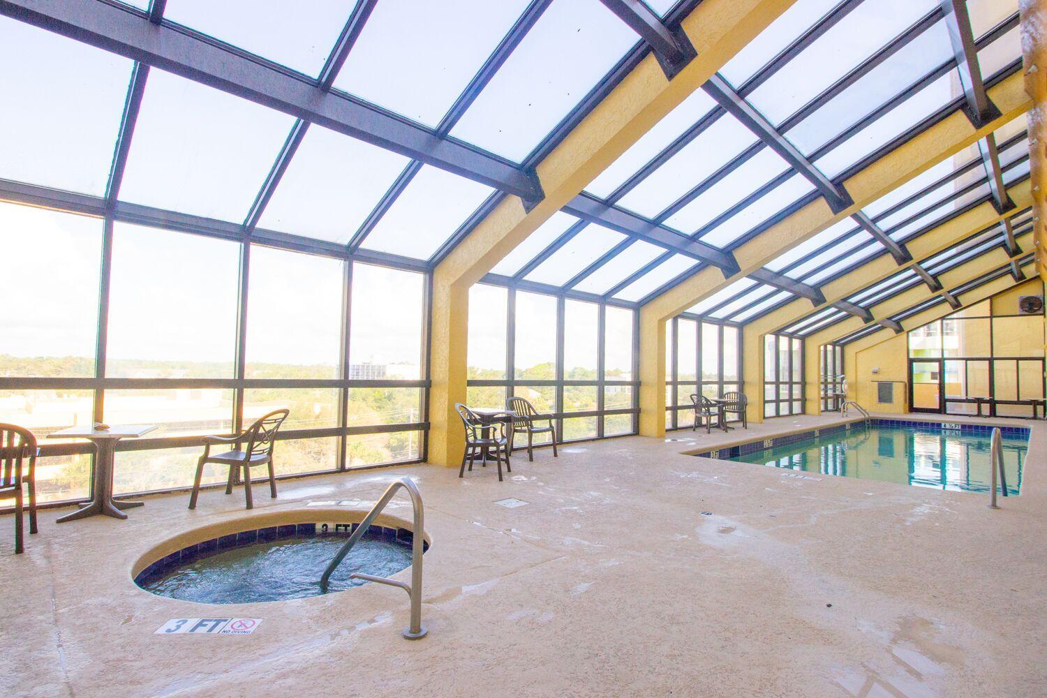 Oversized Ocean View Queen Suite With Beautiful Fireplace And Accents - Sleeps 4 Guests! Myrtle Beach Quarto foto